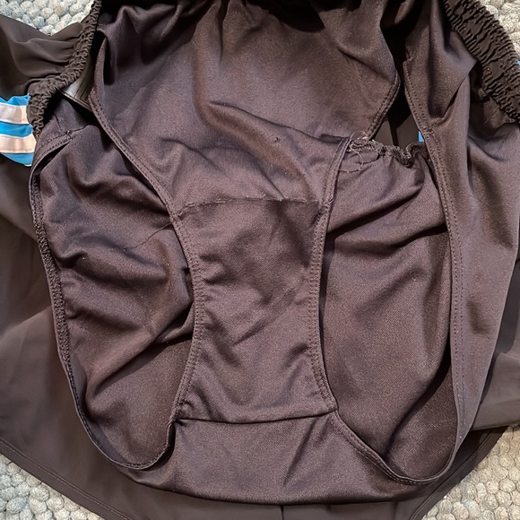 ADIDAS ATHLETIC SHORT SIZE MEDIUM WOMEN - Picture 6 of 6